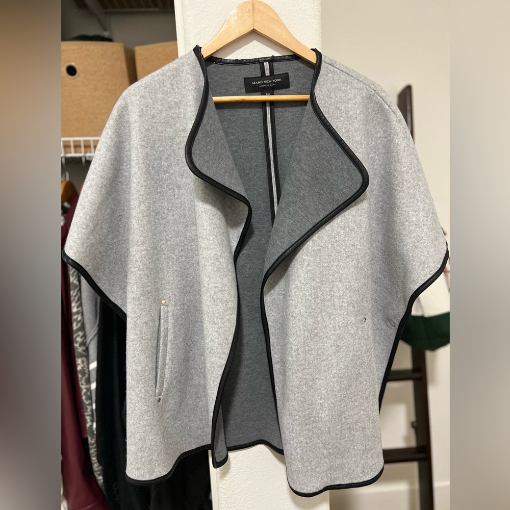 ANDREW MARC NEW YORK Poncho/Cape